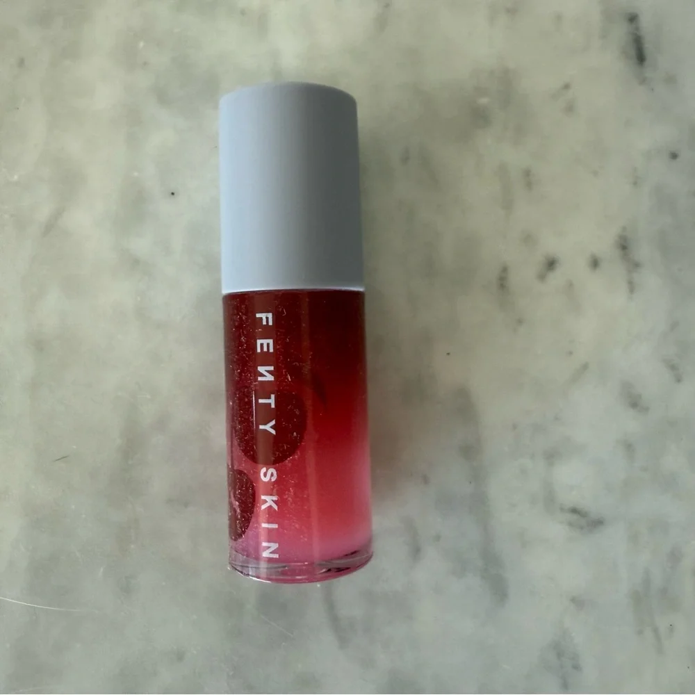 Fenty Beauty Fenty Treatz Hydrating + Strengthening Lip Oil in Barbados Cherry